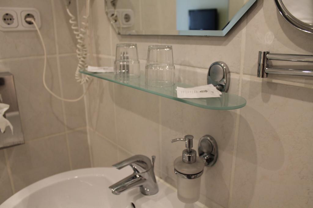 Hotel Mueller Koeln Екстериор снимка